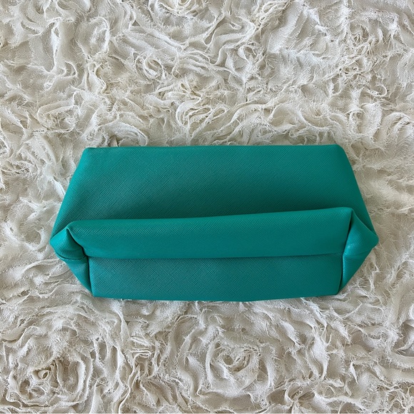 Cosmetic Pouch - Picture 15 of 16